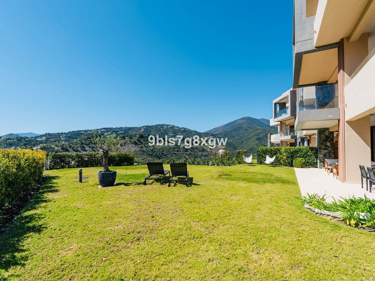 Apartment for Sale in La Quinta, Malaga 7