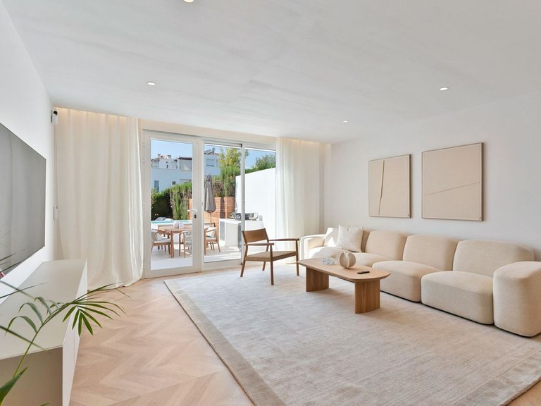 Villa for Sale in Nagüeles, Malaga 1