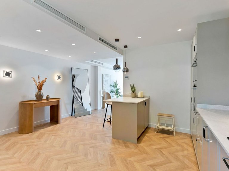 Villa for Sale in Nagüeles, Malaga 11