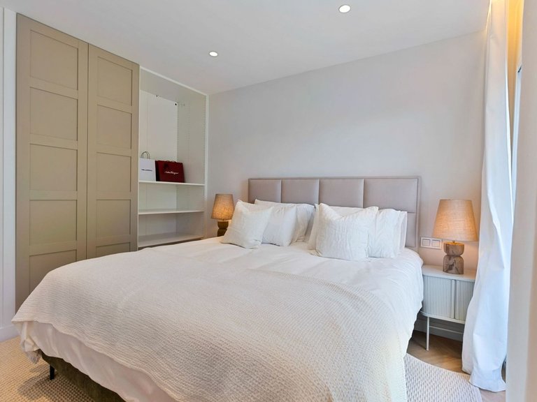 Villa for Sale in Nagüeles, Malaga 12
