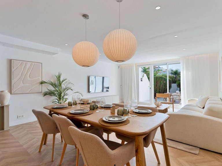 Villa for Sale in Nagüeles, Malaga 2