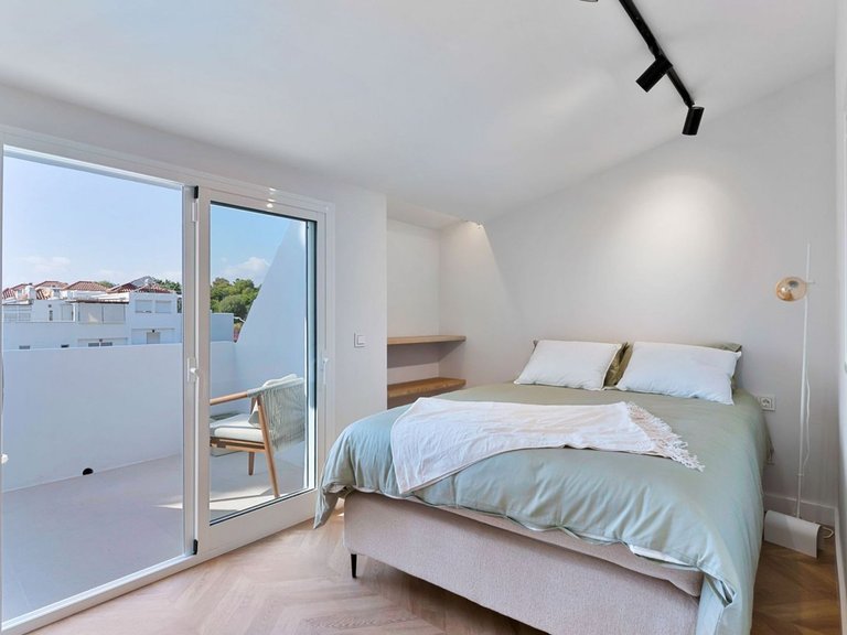 Villa for Sale in Nagüeles, Malaga 21