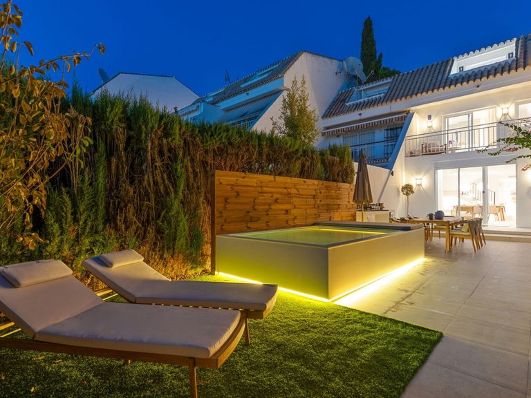 Villa for Sale in Nagüeles, Malaga 27