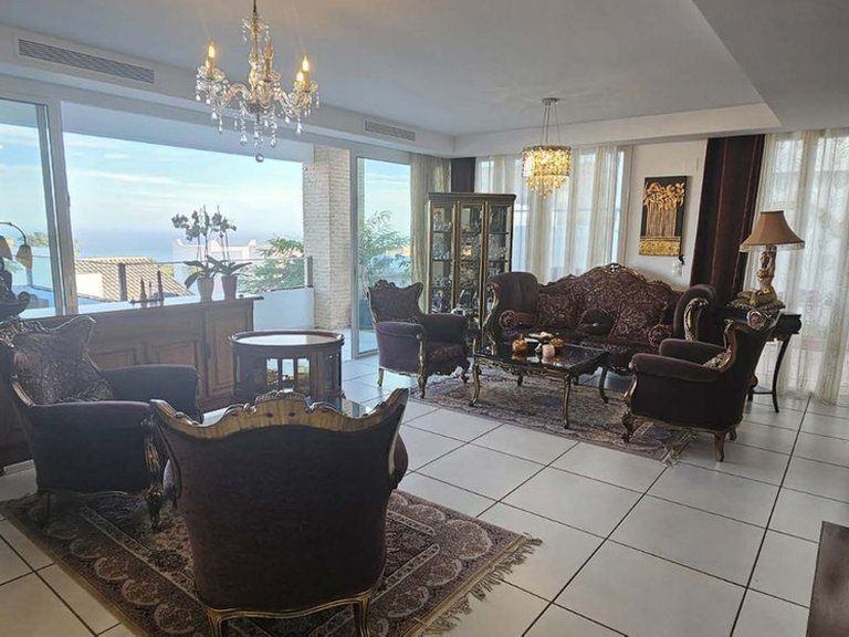 Villa for Sale in Benalmadena, Malaga 10