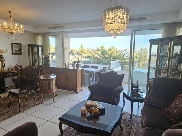 Villa for Sale in Benalmadena, Malaga 9