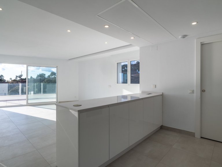 Apartment for Sale in Altos De Los Monteros, Malaga 7