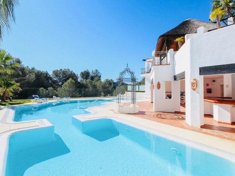 Villa for Sale in Istán, Malaga 15