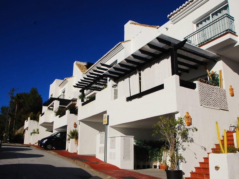 Villa for Sale in Istán, Malaga 17