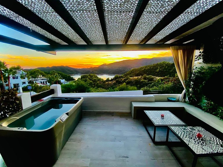 Villa for Sale in Istán, Malaga 2