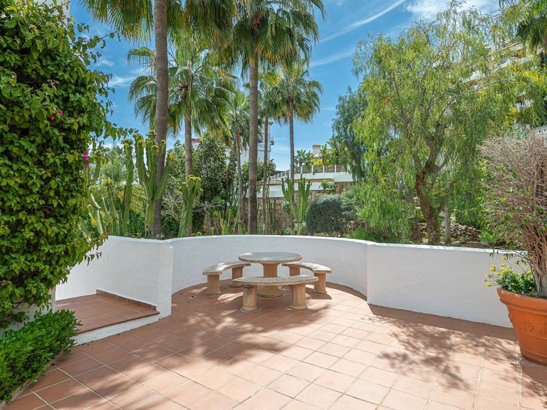 Apartment for Sale in Costa del Sol Nueva Andalucía, Malaga 25