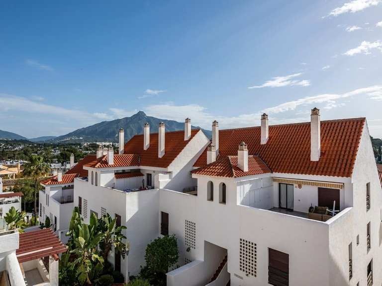 Apartment for Sale in Costa del Sol Nueva Andalucía, Malaga 32