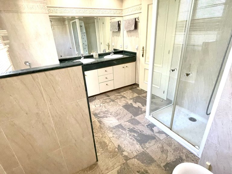 Apartment for Sale in Benahavís, Malaga 12