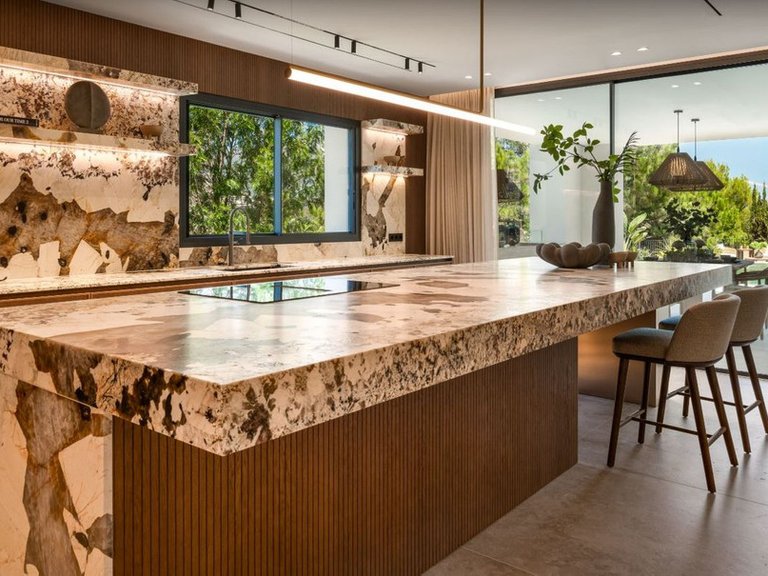 Villa for Sale in La Quinta, Malaga 3