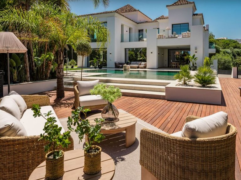 Villa for Sale in La Quinta, Malaga 7