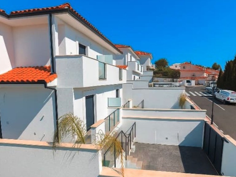 Villa for Sale in La Duquesa, Malaga 10