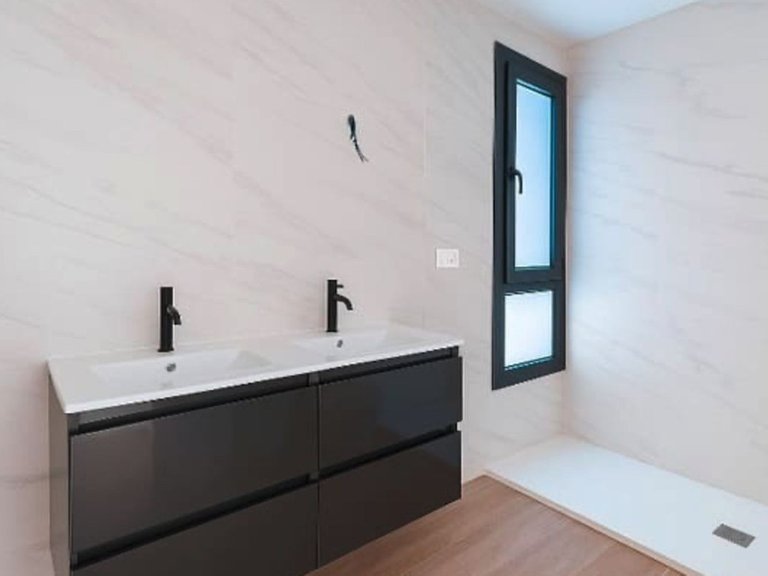 Villa for Sale in La Duquesa, Malaga 5