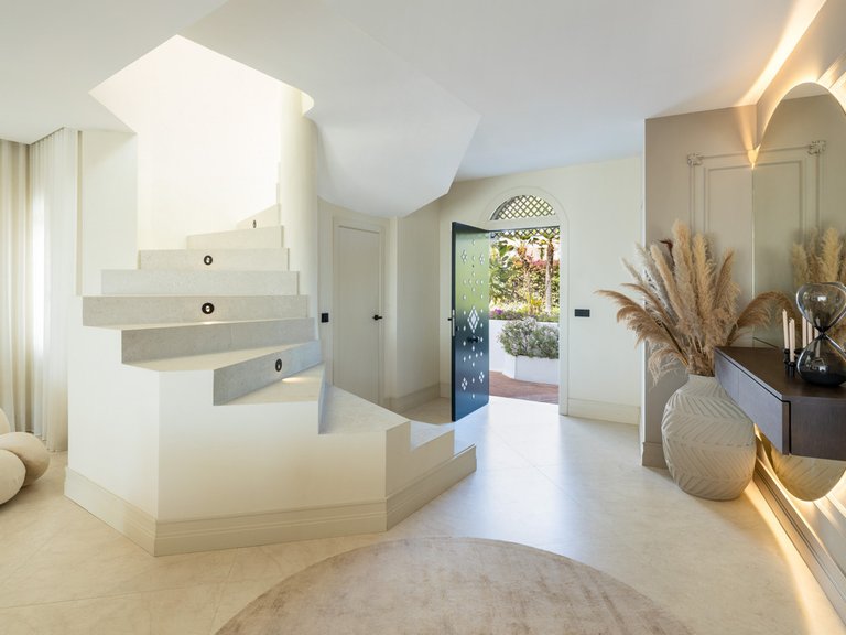 Apartment for Sale in The Golden Mile, Malaga 11