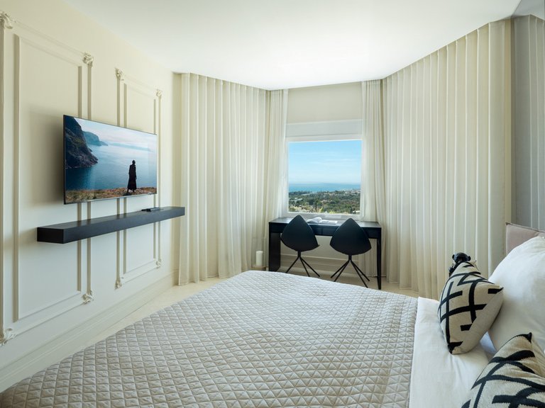 Apartment for Sale in The Golden Mile, Malaga 20