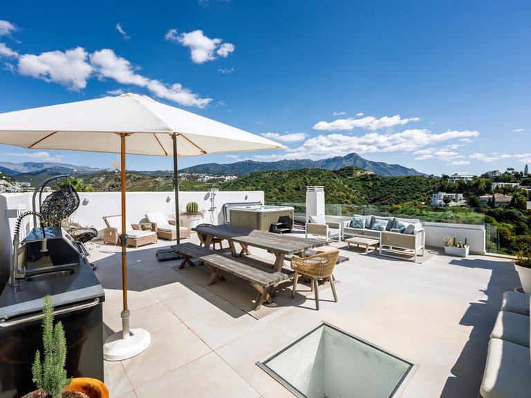 Apartment for Sale in La Quinta, Malaga 32