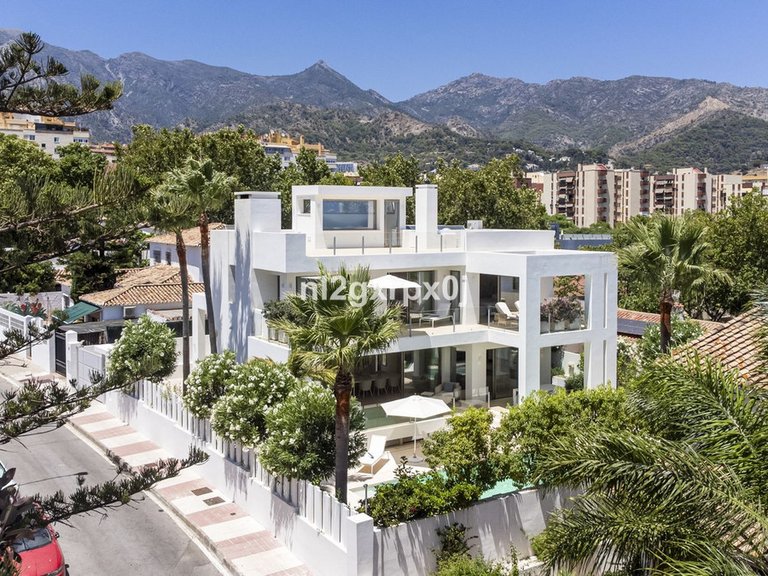 Villa for Sale in Marbella, Malaga 1