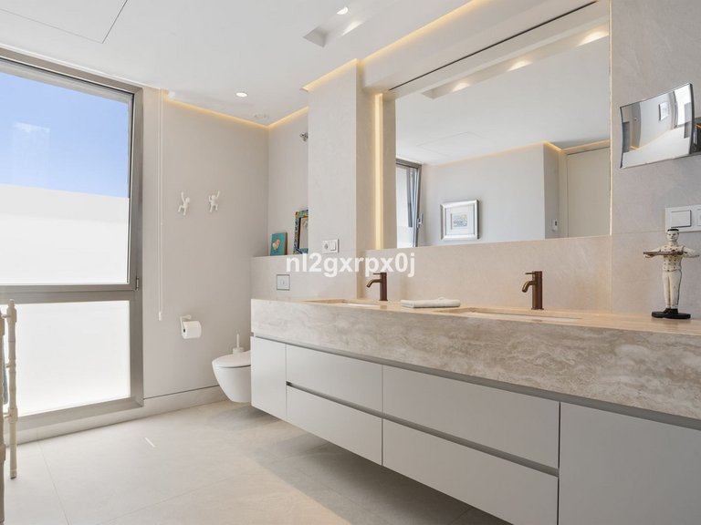 Villa for Sale in Marbella, Malaga 11