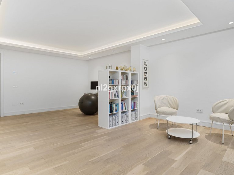 Villa for Sale in Marbella, Malaga 24