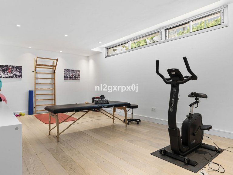 Villa for Sale in Marbella, Malaga 26