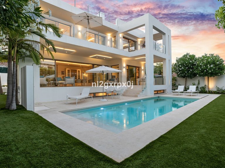 Villa for Sale in Marbella, Malaga 31
