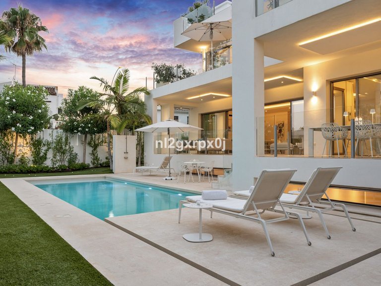 Villa for Sale in Marbella, Malaga 42