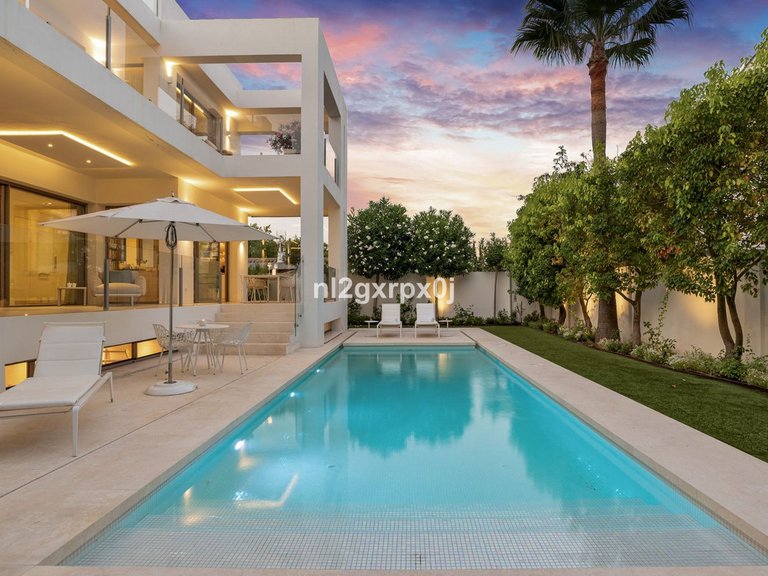 Villa for Sale in Marbella, Malaga 43