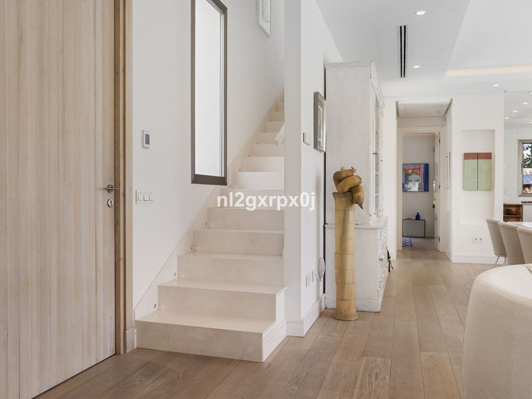 Villa for Sale in Marbella, Malaga 9