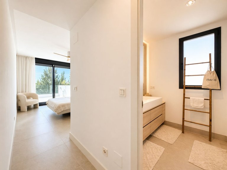 Apartment for Sale in Cabopino, Malaga 12