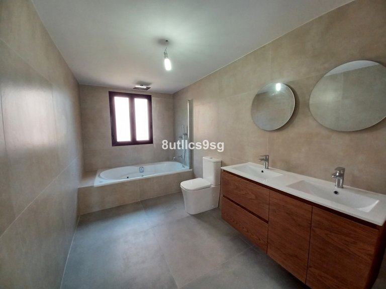 Apartment for Sale in Benahavís, Malaga 30