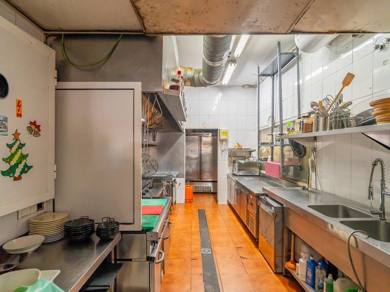 Commercial for Sale in Fuengirola, Malaga 23
