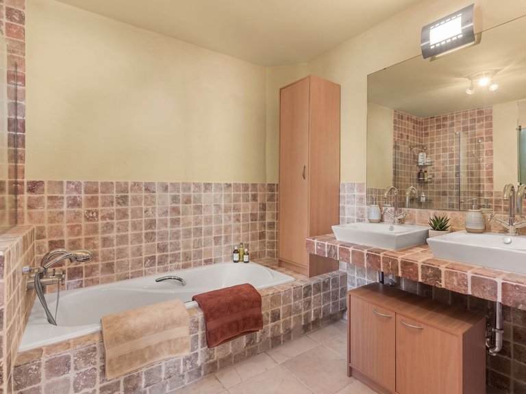 Apartment for Sale in Los Flamingos, Malaga 8