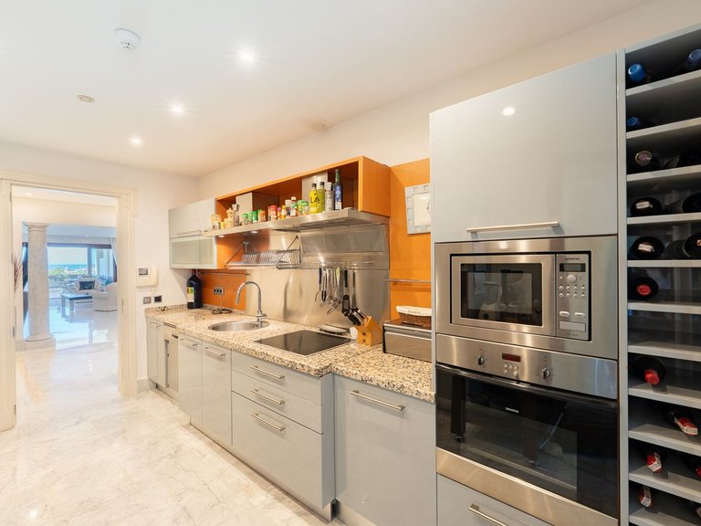 Apartment for Sale in Los Monteros, Malaga 6