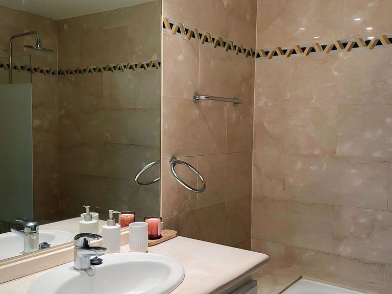 Apartment for Sale in Nueva Andalucía, Malaga 16