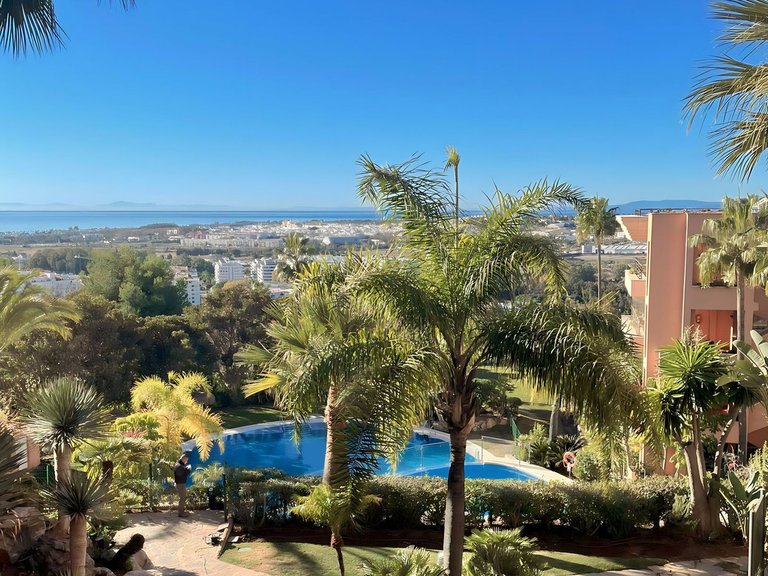 Apartment for Sale in Nueva Andalucía, Malaga 20