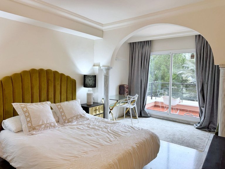 Apartment for Sale in Nueva Andalucía, Malaga 9