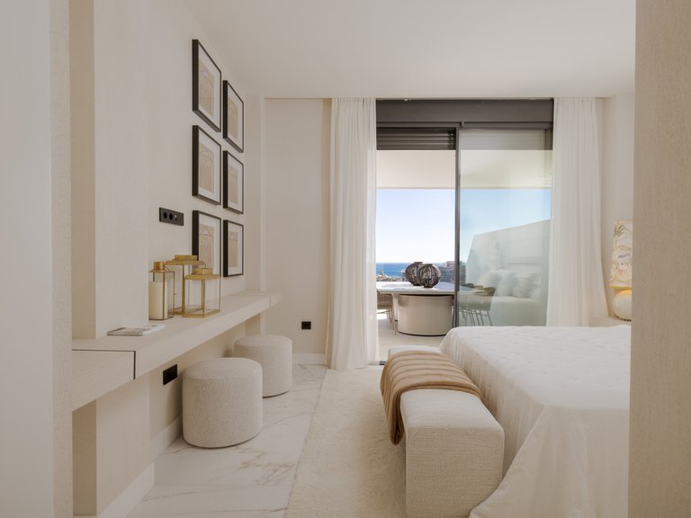 Apartment for Sale in New Golden Mile, Malaga 3
