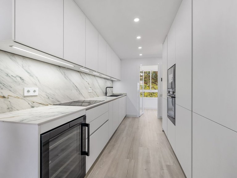 Apartment for Sale in Benahavís, Malaga 8