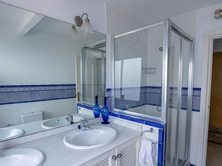 Apartment for Sale in Marbella, Malaga 15