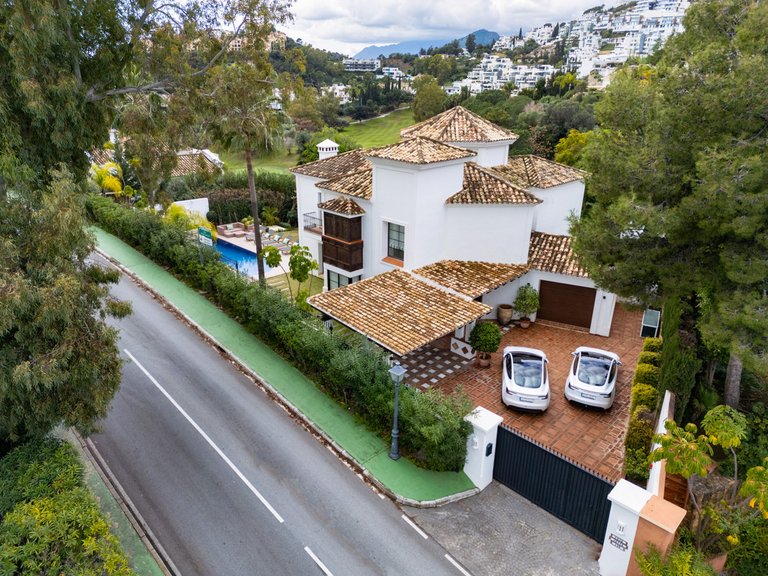 Villa for Sale in Costa del Sol La Quinta, Malaga 23