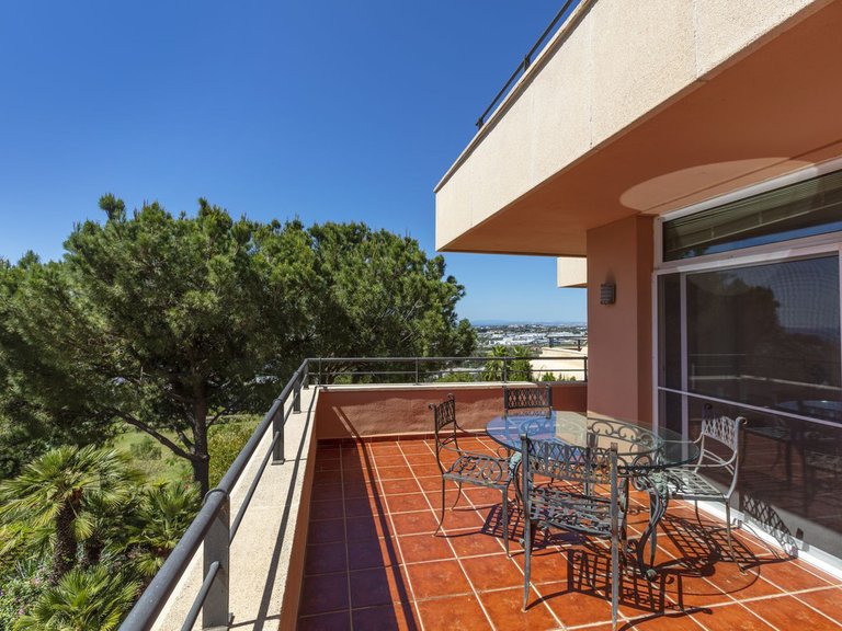 Apartment for Sale in Nueva Andalucía, Malaga 13