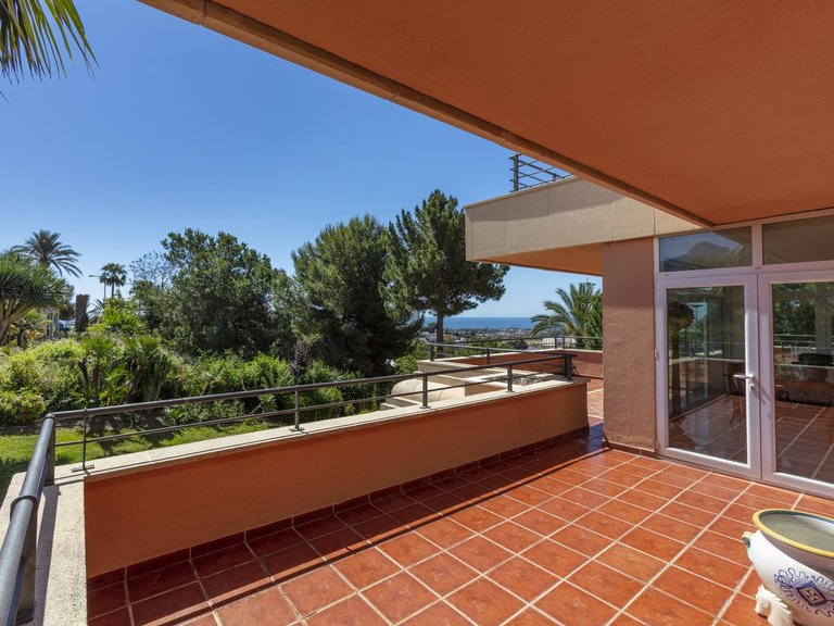 Apartment for Sale in Nueva Andalucía, Malaga 26