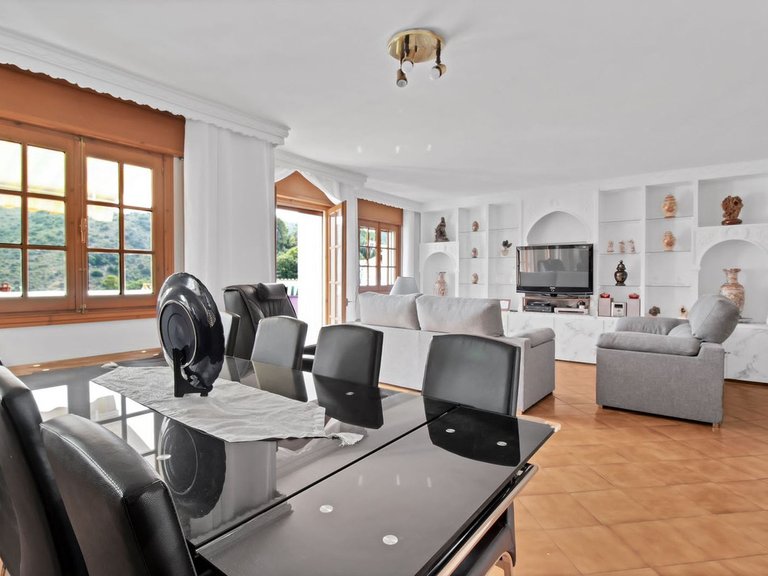 Apartment for Sale in Benahavís, Malaga 1