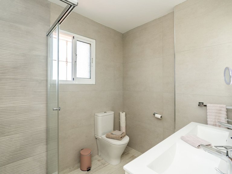 Villa for Sale in El Paraiso, Malaga 17