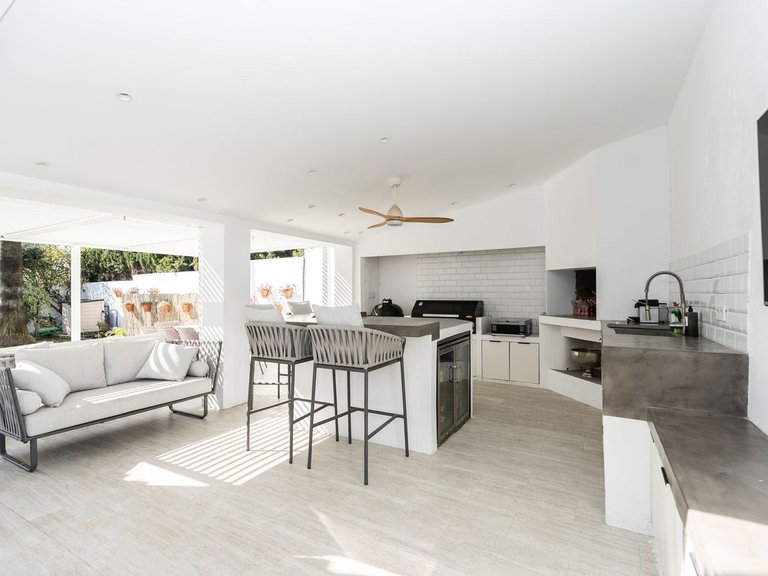 Villa for Sale in El Paraiso, Malaga 2