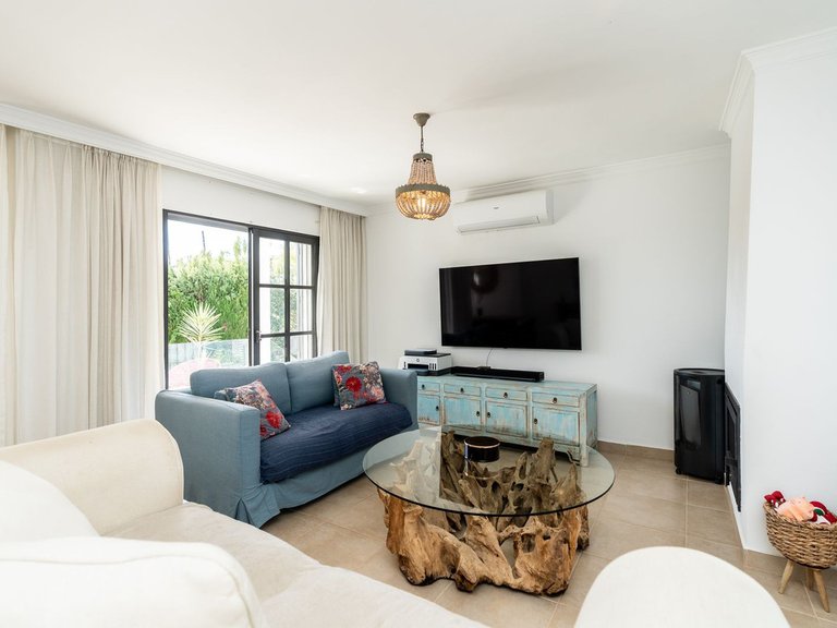 Villa for Sale in El Paraiso, Malaga 8