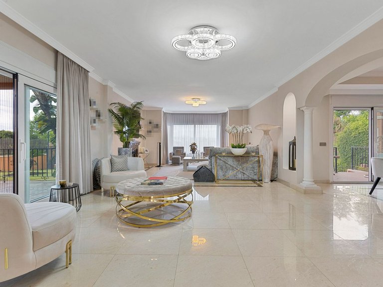 Villa for Sale in Benalmadena Costa, Malaga 10